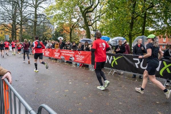 Hart voor Hannah, Plantsoenloop 1 november 2025, foto 92