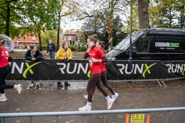 Hart voor Hannah, Plantsoenloop 1 november 2025, foto 103