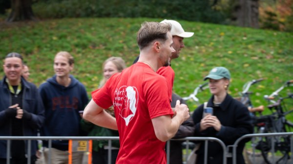 Hart voor Hannah, Plantsoenloop 1 november 2025, foto 110